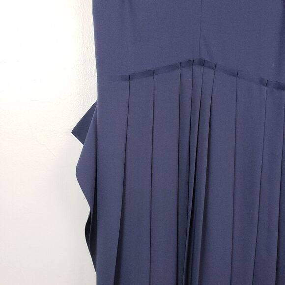 Lewit V-Neckline Midi Dress - Picture 6 of 11